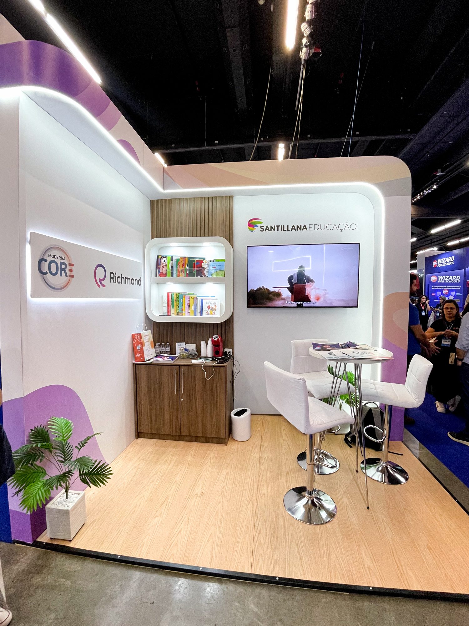 Santillana Stand